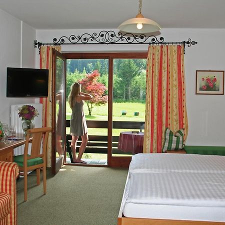 Hotel Garni Pension Zur Wacht ชตรอเบิล ภายนอก รูปภาพ
