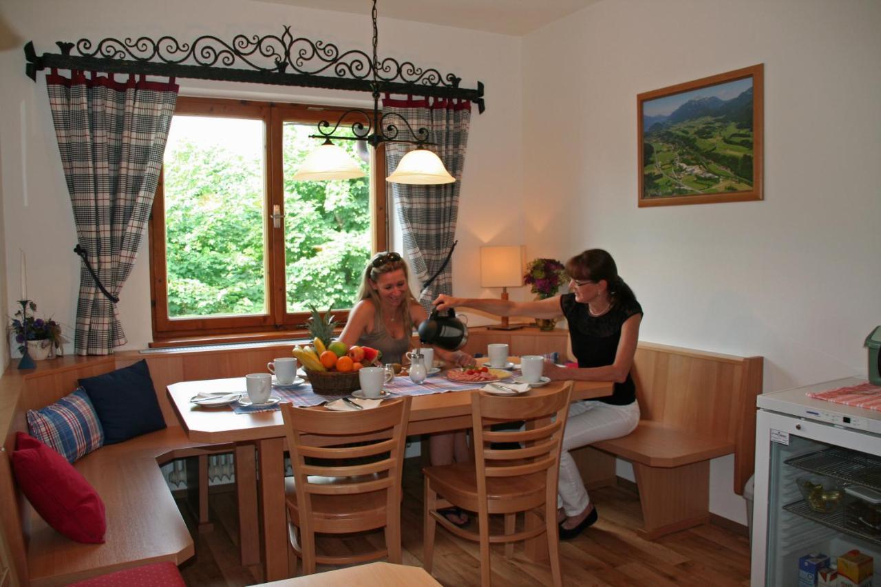 Hotel Garni Pension Zur Wacht ชตรอเบิล ภายนอก รูปภาพ